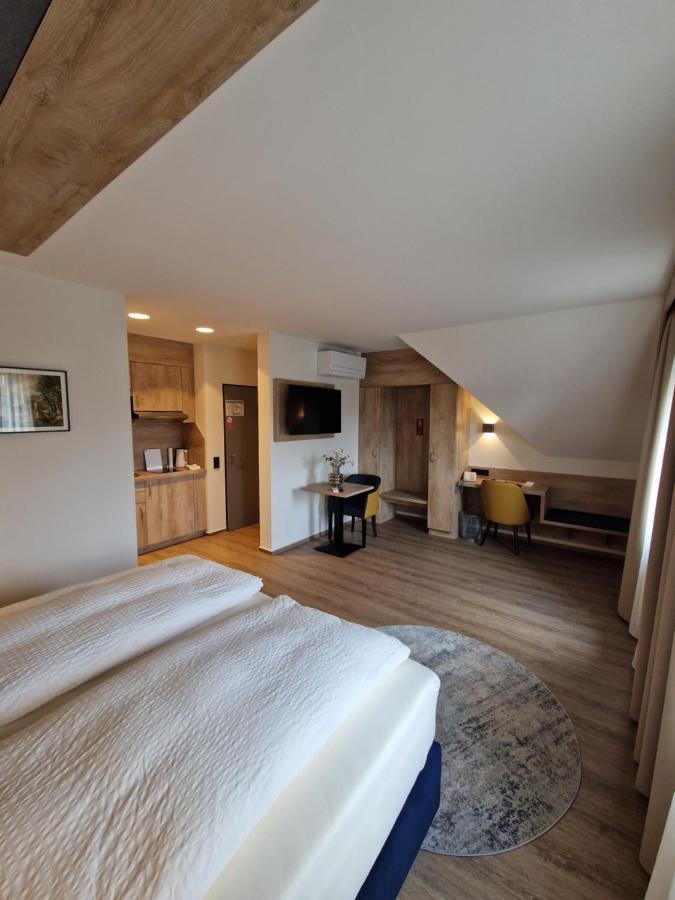 Hotel Restaurant Esser Wegberg ภายนอก รูปภาพ